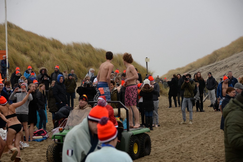 ../Images/Nieuwjaarsduik Nederzandt 2017 007.jpg